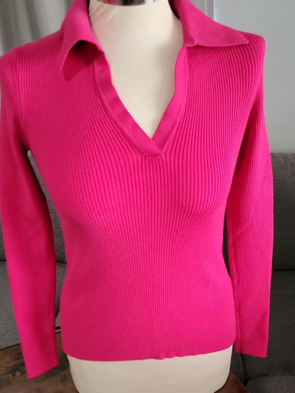 Tahari Bright Fuchsia Ribbed Collared V-Neck Top